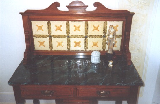 Verte de mer marble, reproduced in oils on MDF.     Washstand.